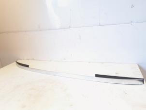 Gebruikte Daklijst rechts Lynk &amp; Co 01 1.5 PHEV Prijs € 95,00 Margeregeling aangeboden door GEJO Revisie & Onderdelen BV