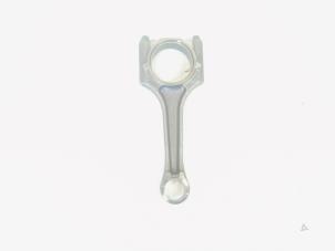 Gebruikte Drijfstang Audi RS 3 Sportback (8VA/8VF) 2.5 TFSI 20V Quattro Prijs € 180,00 Margeregeling aangeboden door GEJO Revisie & Onderdelen BV