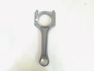 Gebruikte Drijfstang Audi RS 3 Sportback (8VA/8VF) 2.5 TFSI 20V Quattro Prijs € 180,00 Margeregeling aangeboden door GEJO Revisie & Onderdelen BV