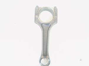 Gebruikte Drijfstang Audi RS 3 Sportback (8VA/8VF) 2.5 TFSI 20V Quattro Prijs € 180,00 Margeregeling aangeboden door GEJO Revisie & Onderdelen BV