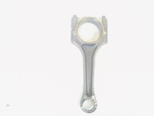 Gebruikte Drijfstang Audi RS 3 Sportback (8VA/8VF) 2.5 TFSI 20V Quattro Prijs € 180,00 Margeregeling aangeboden door GEJO Revisie & Onderdelen BV