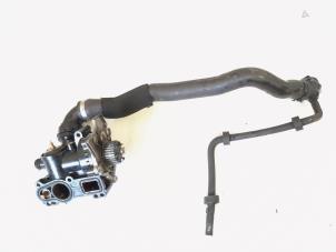 Gebruikte Waterpomp Volkswagen Passat CC (357) 1.8 TSI 16V Prijs € 38,00 Margeregeling aangeboden door GEJO Revisie & Onderdelen BV