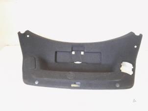 Gebruikte Bekleding Achterklep Volkswagen Passat CC (357) 1.8 TSI 16V Prijs € 45,00 Margeregeling aangeboden door GEJO Revisie & Onderdelen BV