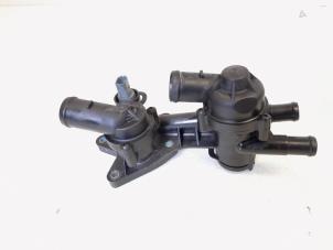 Gebruikte Thermostaathuis Volkswagen Golf Plus (5M1/1KP) 1.4 TSI 122 16V Prijs € 9,95 Margeregeling aangeboden door GEJO Revisie & Onderdelen BV