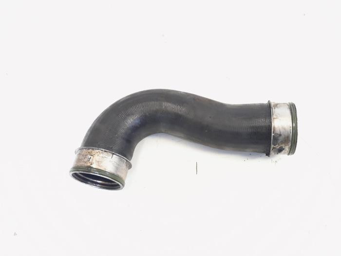 Gebruikte Intercooler Slang Volkswagen Passat Variant (3C5) 2.0 TDI 140 Prijs € 19,00 Margeregeling aangeboden door GEJO Revisie & Onderdelen BV