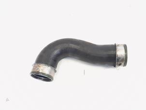 Gebruikte Intercooler Slang Volkswagen Passat Variant (3C5) 2.0 TDI 140 Prijs € 19,00 Margeregeling aangeboden door GEJO Revisie & Onderdelen BV