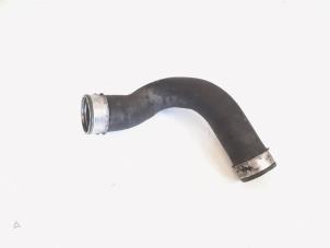 Gebruikte Intercooler Slang Volkswagen Transporter T5 2.5 TDi Prijs € 14,00 Margeregeling aangeboden door GEJO Revisie & Onderdelen BV