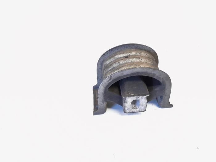 Gebruikte Motorrubber Volkswagen Transporter T5 2.5 TDi Prijs € 19,00 Margeregeling aangeboden door GEJO Revisie & Onderdelen BV