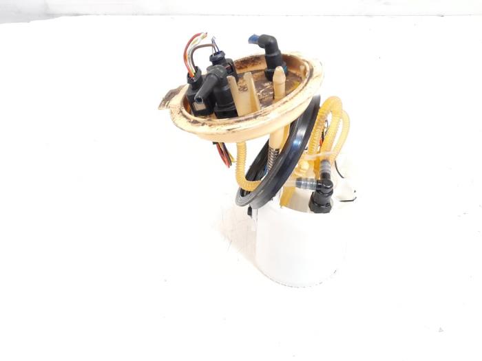 Gebruikte Tank element Pomp Audi A3 Limousine (8VS/8VM) 1.6 TDI Ultra 16V Prijs € 19,00 Margeregeling aangeboden door GEJO Revisie & Onderdelen BV
