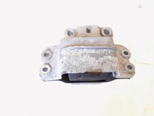 Gebruikte Motorrubber Volkswagen Passat Variant (365) 1.4 TSI 16V Prijs € 4,00 Margeregeling aangeboden door GEJO Revisie & Onderdelen BV