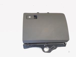 Gebruikte Dashboardkastje Volkswagen Passat Variant (365) 1.4 TSI 16V Prijs € 17,50 Margeregeling aangeboden door GEJO Revisie & Onderdelen BV