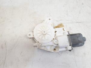 Gebruikte Motor electrisch raam Mercedes ML II (164/4JG) 3.0 ML-320 CDI 4-Matic V6 24V Prijs € 9,99 Margeregeling aangeboden door GEJO Revisie & Onderdelen BV