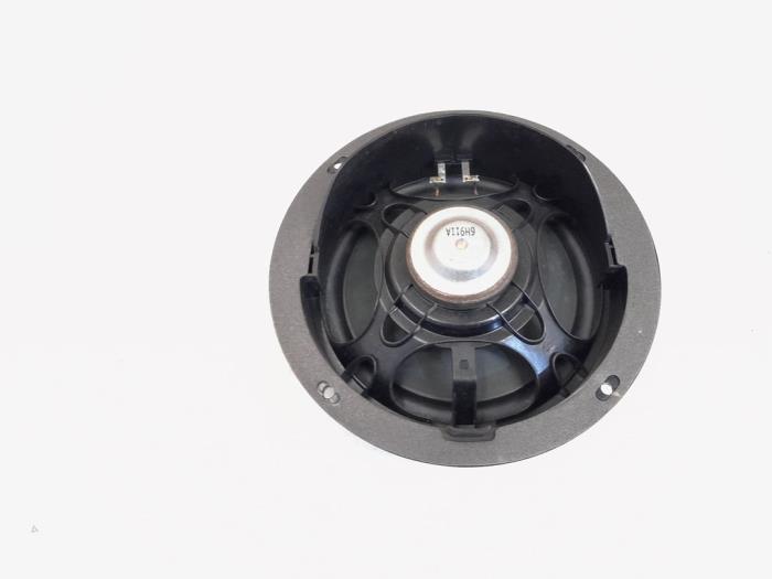 Luidspreker van een Mercedes-Benz ML II (164/4JG) 3.0 ML-320 CDI 4-Matic V6 24V 2007