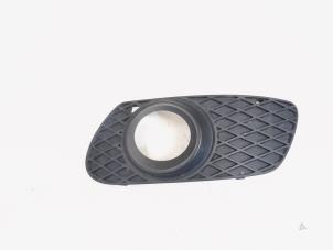 Gebruikte Afdekplaat mistlamp links Mercedes ML II (164/4JG) 3.0 ML-320 CDI 4-Matic V6 24V Prijs € 9,95 Margeregeling aangeboden door GEJO Revisie & Onderdelen BV