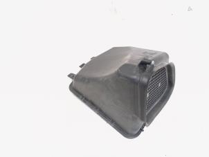 Gebruikte Luchtgeleider Mercedes ML II (164/4JG) 3.0 ML-320 CDI 4-Matic V6 24V Prijs € 29,00 Margeregeling aangeboden door GEJO Revisie & Onderdelen BV