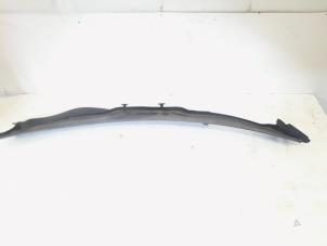 Gebruikte Paravent Mercedes ML II (164/4JG) 3.0 ML-320 CDI 4-Matic V6 24V Prijs € 69,00 Margeregeling aangeboden door GEJO Revisie & Onderdelen BV