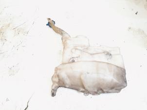 Gebruikte Ruitensproeiertank voor Mercedes ML II (164/4JG) 3.0 ML-320 CDI 4-Matic V6 24V Prijs € 19,95 Margeregeling aangeboden door GEJO Revisie & Onderdelen BV