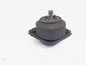 Gebruikte Motorrubber Mercedes ML II (164/4JG) 3.0 ML-320 CDI 4-Matic V6 24V Prijs € 12,99 Margeregeling aangeboden door GEJO Revisie & Onderdelen BV