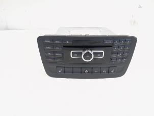 Gebruikte Radio Mercedes A (W176) 1.6 A-200 16V Prijs € 149,99 Margeregeling aangeboden door GEJO Revisie & Onderdelen BV