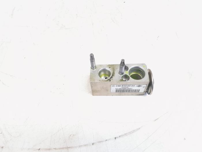 Gebruikte Airco expansieklep Mercedes A (W176) 1.6 A-200 16V Prijs € 20,00 Margeregeling aangeboden door GEJO Revisie & Onderdelen BV