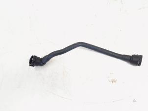 Gebruikte Leiding (diversen) Mercedes A (W176) 1.6 A-200 16V Prijs € 4,00 Margeregeling aangeboden door GEJO Revisie & Onderdelen BV