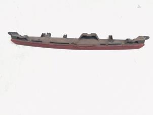 Gebruikte Extra Remlicht midden Mercedes A (W176) 1.6 A-200 16V Prijs € 34,99 Margeregeling aangeboden door GEJO Revisie & Onderdelen BV