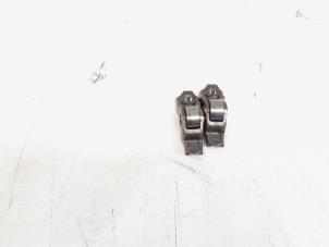 Gebruikte Tuimelaar Mercedes A (W176) 1.6 A-200 16V Prijs € 5,00 Margeregeling aangeboden door GEJO Revisie & Onderdelen BV