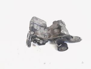 Gebruikte Oliefilterhouder Audi A5 (8T3) 2.0 TFSI 16V Quattro Prijs € 35,00 Margeregeling aangeboden door GEJO Revisie & Onderdelen BV