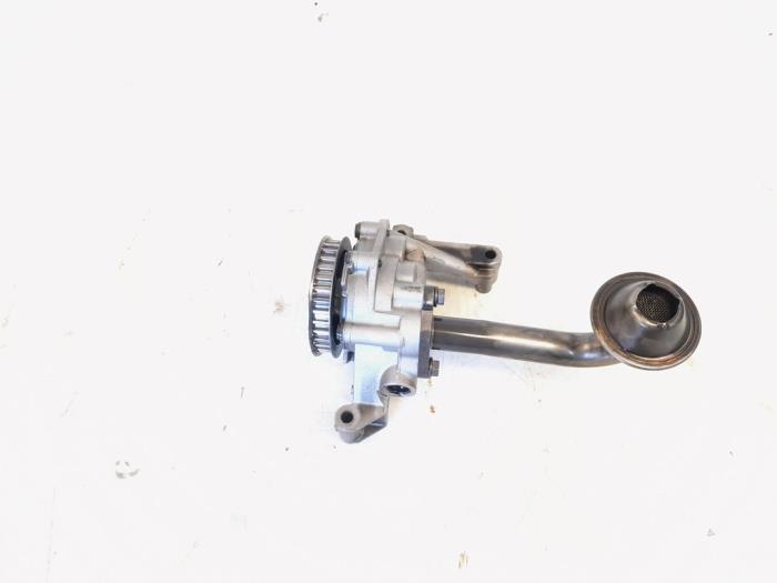 Gebruikte Oliepomp Volkswagen Golf VII (AUA) 2.0 R 4Motion 16V Prijs € 27,00 Margeregeling aangeboden door GEJO Revisie & Onderdelen BV