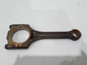 Gebruikte Drijfstang Volkswagen Golf VI (5K1) 1.2 TSI BlueMotion Prijs € 49,00 Margeregeling aangeboden door GEJO Revisie & Onderdelen BV