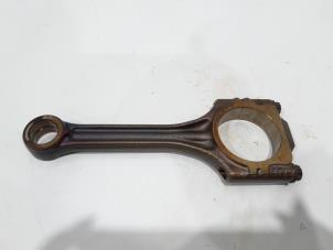 Gebruikte Drijfstang Volkswagen Golf VI (5K1) 1.2 TSI BlueMotion Prijs € 49,00 Margeregeling aangeboden door GEJO Revisie & Onderdelen BV