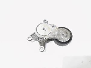 Gebruikte Spanrol Multiriem Mercedes A (W176) 2.0 A-250 Turbo 16V Prijs € 14,95 Margeregeling aangeboden door GEJO Revisie & Onderdelen BV