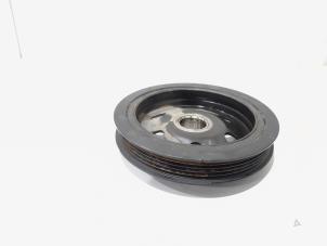 Gebruikte Krukas Poelie Mercedes A (W176) 2.0 A-250 Turbo 16V Prijs € 19,00 Margeregeling aangeboden door GEJO Revisie & Onderdelen BV