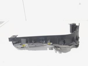 Gebruikte Afdekplaat diversen Porsche Panamera (970) 4.8 V8 32V 4S Prijs € 34,00 Margeregeling aangeboden door GEJO Revisie & Onderdelen BV