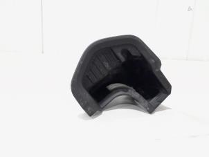 Gebruikte Asbak voor Porsche Panamera (970) 4.8 V8 32V 4S Prijs € 10,00 Margeregeling aangeboden door GEJO Revisie & Onderdelen BV