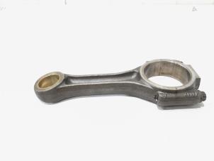 Gebruikte Drijfstang Volkswagen Transporter T5 2.5 TDi Prijs € 49,00 Margeregeling aangeboden door GEJO Revisie & Onderdelen BV