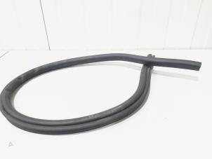 Gebruikte Motorkaprubber Audi TT (8J3) 2.0 TFSI 16V Prijs € 20,00 Margeregeling aangeboden door GEJO Revisie & Onderdelen BV