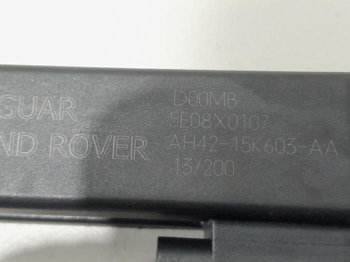Antenne van een Land Rover Range Rover Evoque (LVJ/LVS) 2.2 TD4 16V 2013