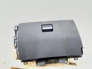 Gebruikte Dashboardkastje Landrover Range Rover Evoque (LVJ/LVS) 2.2 TD4 16V Prijs € 84,00 Margeregeling aangeboden door GEJO Revisie & Onderdelen BV