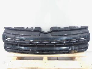 Gebruikte Grille Landrover Range Rover Evoque (LVJ/LVS) 2.2 TD4 16V Prijs € 129,95 Margeregeling aangeboden door GEJO Revisie & Onderdelen BV