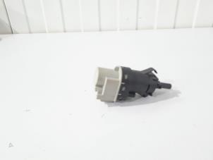 Gebruikte Remlicht Schakelaar Landrover Range Rover Evoque (LVJ/LVS) 2.2 TD4 16V Prijs € 9,00 Margeregeling aangeboden door GEJO Revisie & Onderdelen BV