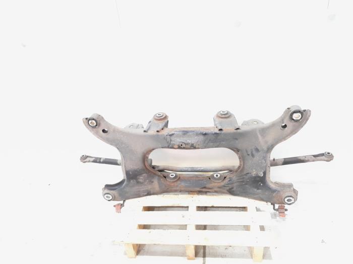 Subframe van een Land Rover Range Rover Evoque (LVJ/LVS) 2.2 TD4 16V 2013