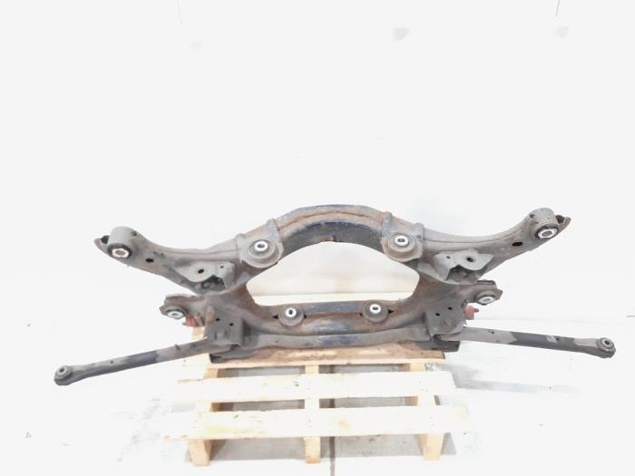 Subframe van een Land Rover Range Rover Evoque (LVJ/LVS) 2.2 TD4 16V 2013