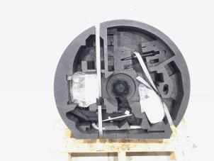 Gebruikte Gereedschapskist Volkswagen Golf Plus (5M1/1KP) 1.4 TSI 140 16V Prijs € 20,00 Margeregeling aangeboden door GEJO Revisie & Onderdelen BV