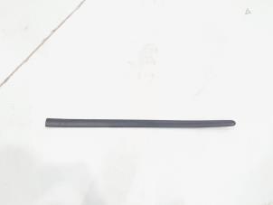 Gebruikte Sierlijst Volkswagen Golf Plus (5M1/1KP) 1.4 TSI 140 16V Prijs € 10,00 Margeregeling aangeboden door GEJO Revisie & Onderdelen BV