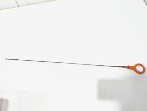 Gebruikte Olie Peilstok Volkswagen Golf V (1K1) 1.4 TSI 122 16V Prijs € 7,00 Margeregeling aangeboden door GEJO Revisie & Onderdelen BV