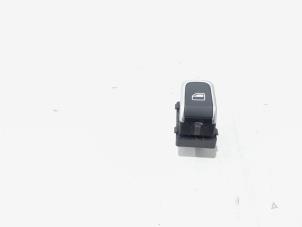 Gebruikte Ruit schakelaar elektrisch Audi Q3 (8UB/8UG) 2.0 16V TFSI 200 Quattro Prijs € 4,00 Margeregeling aangeboden door GEJO Revisie & Onderdelen BV