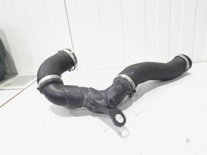 Gebruikte Intercooler Buis Audi Q3 (8UB/8UG) 2.0 16V TFSI 200 Quattro Prijs € 124,00 Margeregeling aangeboden door GEJO Revisie & Onderdelen BV