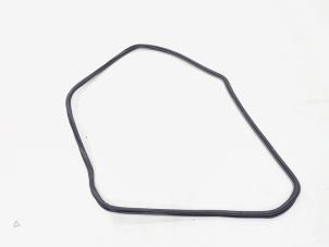 Gebruikte Portierrubber 4Deurs rechts-achter Audi Q7 (4LB) 3.6 FSI V6 24V Prijs € 14,00 Margeregeling aangeboden door GEJO Revisie & Onderdelen BV