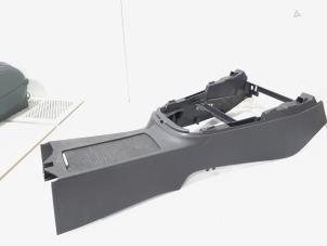 Gebruikte Middenconsoles Volkswagen Golf VI (5K1) 1.6 TDI 16V Prijs € 14,00 Margeregeling aangeboden door GEJO Revisie & Onderdelen BV